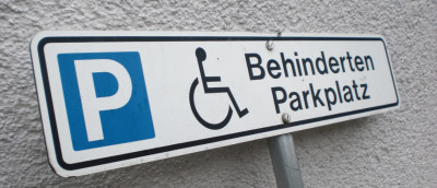 Wo darf man mit einem Schwerbehindertenausweis parken? Wo darf man mit einem Schwerbehindertenausweis parken?