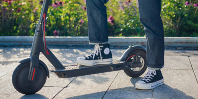E-Scooter fahren: Die wichtigsten Verkehrsregeln E-Scooter fahren: Die wichtigsten Verkehrsregeln