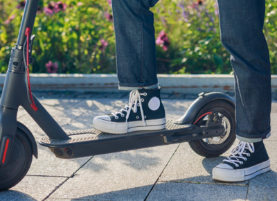 E-Scooter fahren: Die wichtigsten Verkehrsregeln E-Scooter fahren: Die wichtigsten Verkehrsregeln