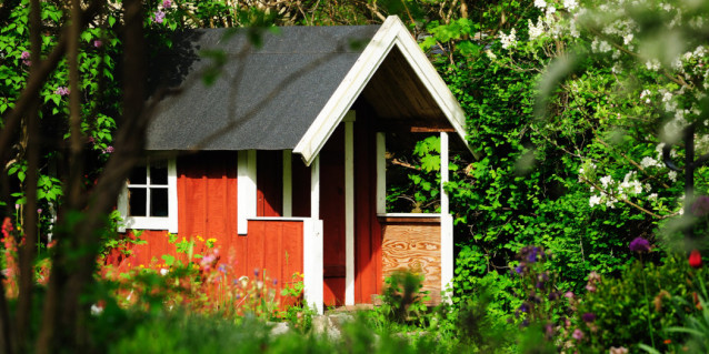 Gartenhaus bauen: Wann die Genehmigung nötig ist