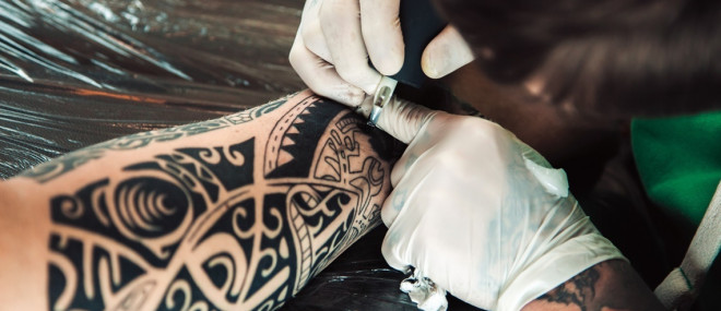 Polizei muss Tattoos bei Bewerbern akzeptieren Polizei muss Tattoos bei Bewerbern akzeptieren