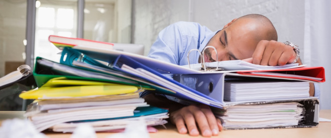 Ist Schlafen am Arbeitsplatz Grund für ordentliche Kündigung?