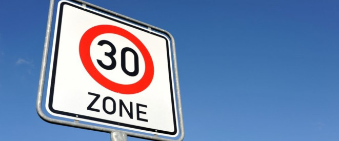 30er-Zone: Regeln und Bußgeld bei Geschwindigkeitsverstößen