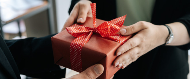 Geschenke an Mitarbeiter: Worauf ist dabei zu achten?