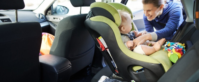 Autofahren mit Baby: Welche Vorschriften sind zu beachten?