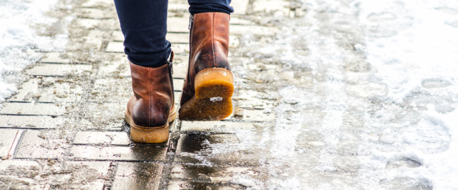 Schnee und Eis: Wichtiges zu Winterdienst, Winterreifen und mehr