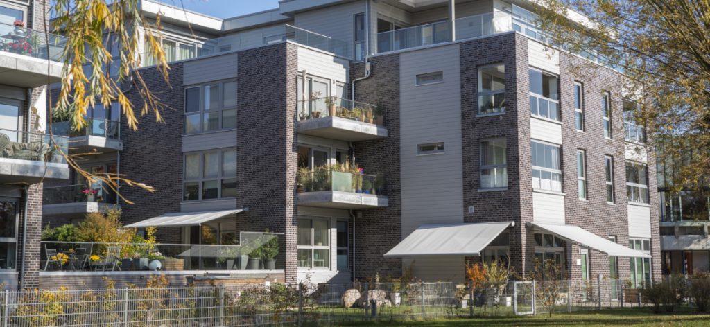 Mehrfamilienhaus mit Garten Neue Gesetze 2019: Was sich für Verbraucher ändert